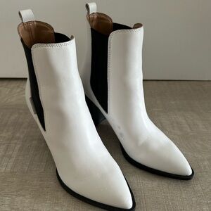 Women's White Pointed Chelsea Ankle Boots